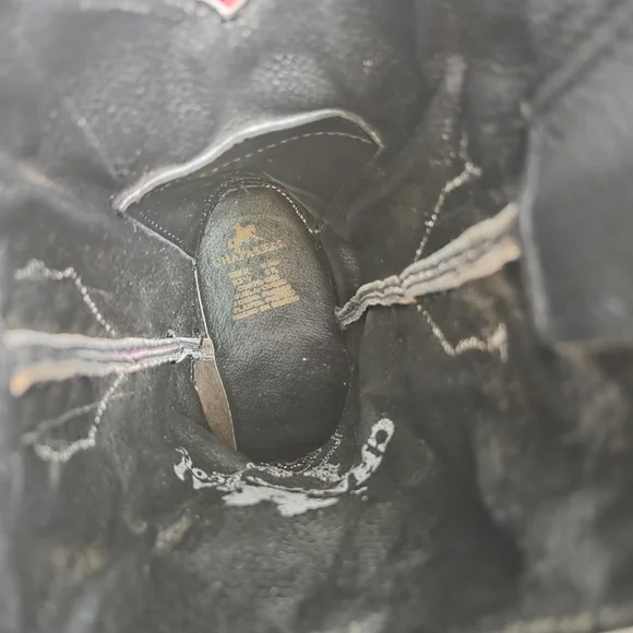 Western Red Rose Embroidered Boots With Matching Belt - Picture 6 of 7